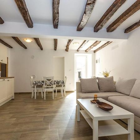 Apartment Nena- Apartman Sa Posebnim Ulazom U Prizemlju, Terasom I Zelenom Okucnicom Rakotule Kültér fotó