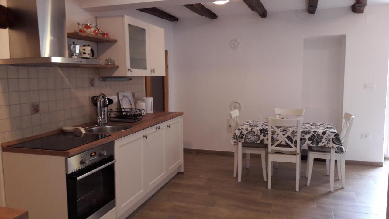 Apartment Nena- Apartman Sa Posebnim Ulazom U Prizemlju, Terasom I Zelenom Okucnicom Rakotule Kültér fotó